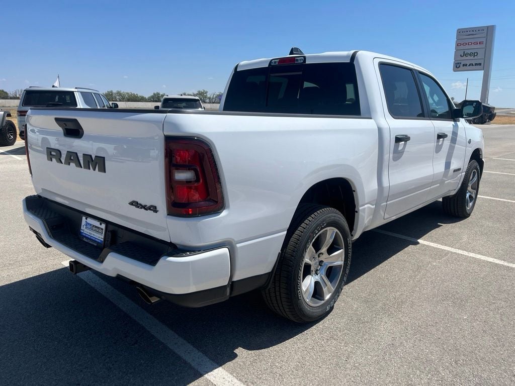 2026 RAM 1500 RAM 1500 EXPRESS CREW CAB 4X4 5'7' BOX