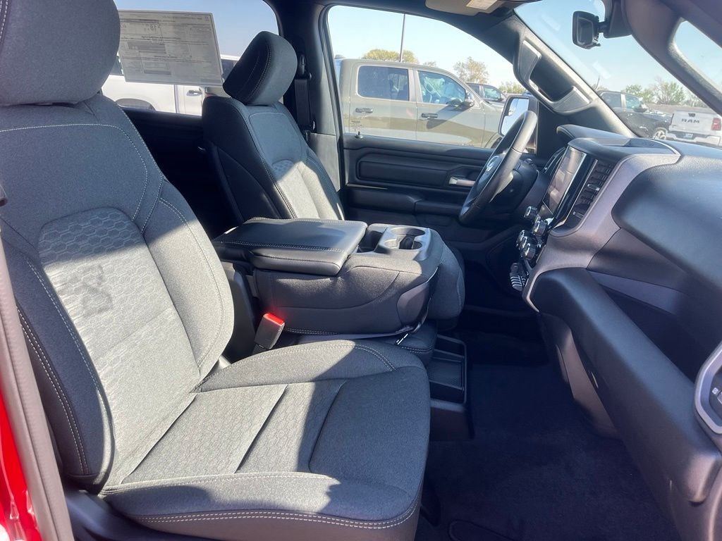 2026 RAM 1500 RAM 1500 EXPRESS CREW CAB 4X4 5'7' BOX