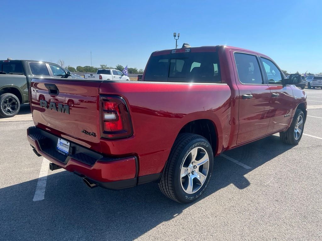 2026 RAM 1500 RAM 1500 EXPRESS CREW CAB 4X4 5'7' BOX