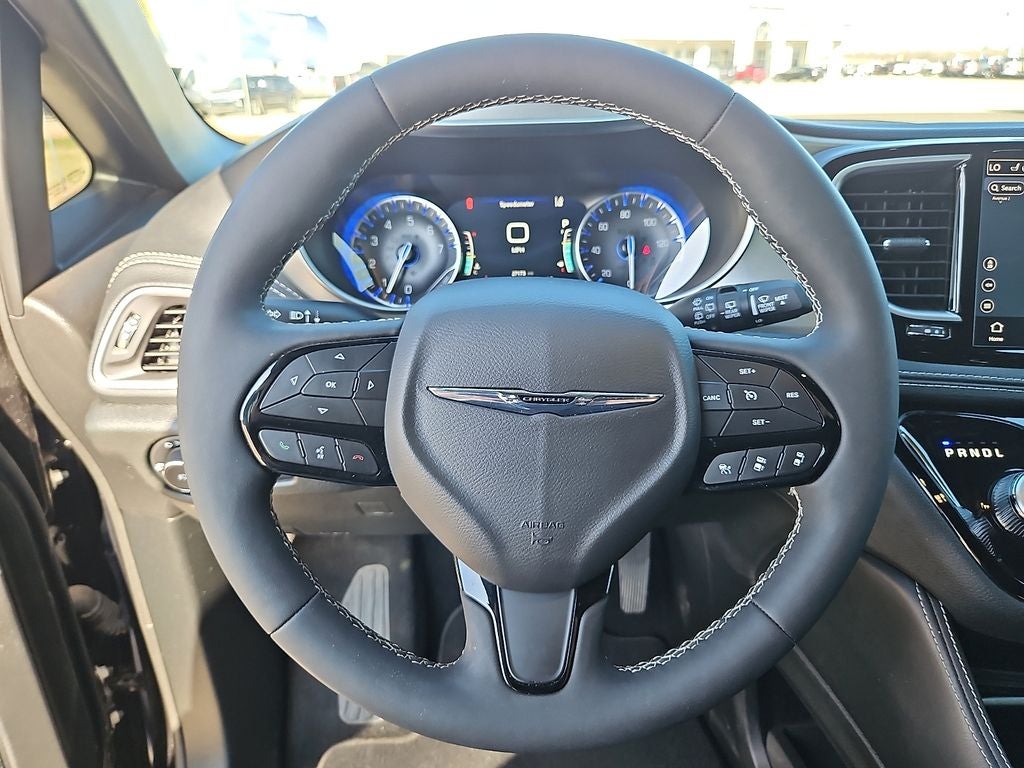 2024 Chrysler Pacifica Limited S Appearance