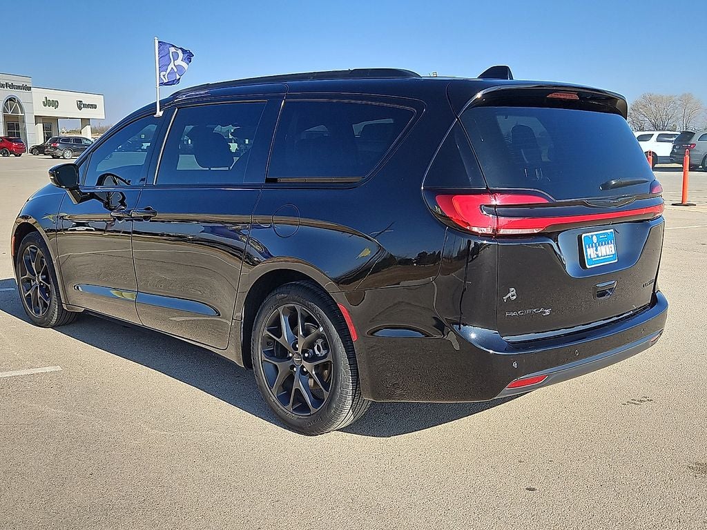 2024 Chrysler Pacifica Limited S Appearance