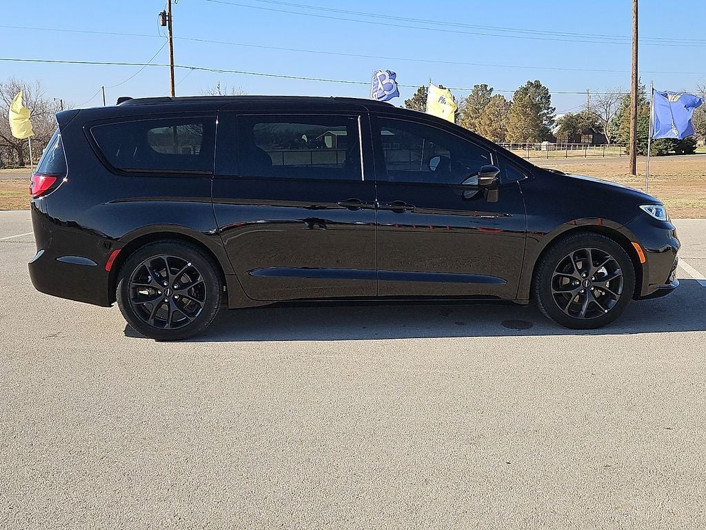 2024 Chrysler Pacifica Limited S Appearance