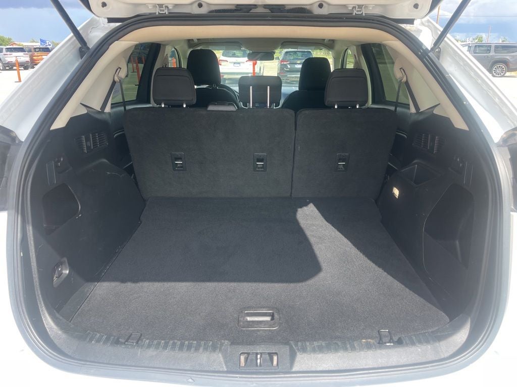 2022 Ford Edge SE