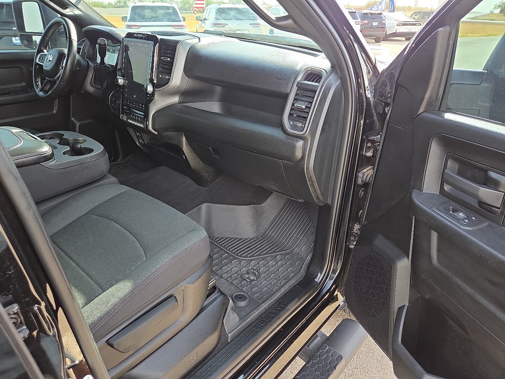 2025 RAM 3500 Tradesman Crew Cab 4x4 8' Box