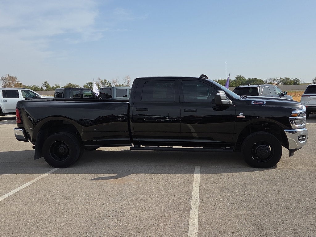 2025 RAM 3500 Tradesman Crew Cab 4x4 8' Box