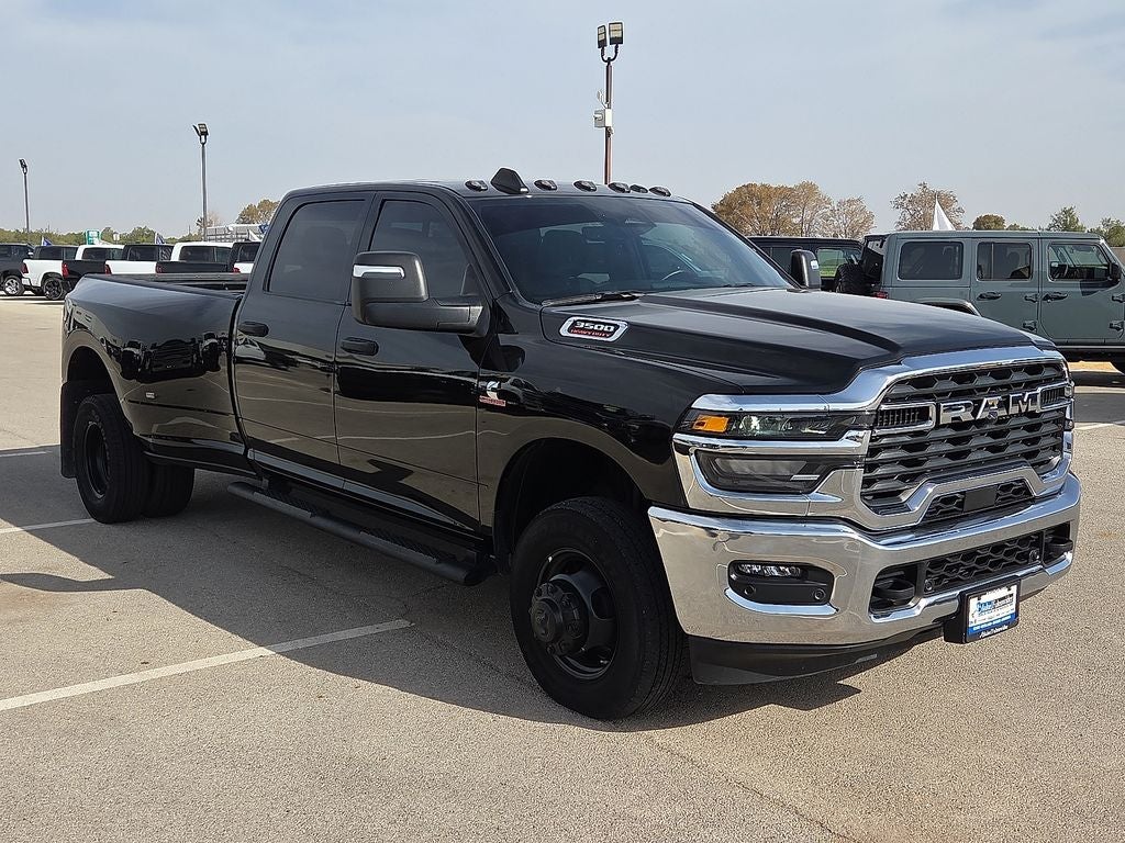 2025 RAM 3500 Tradesman Crew Cab 4x4 8' Box