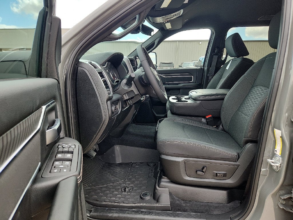 2027 RAM 3500 RAM 3500 LONE STAR CREW CAB 4X4 8' BOX
