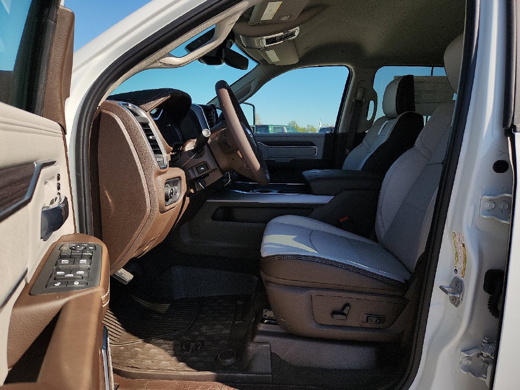 2027 RAM Ram 3500 RAM 3500 LARAMIE CREW CAB 4X4 8' BOX