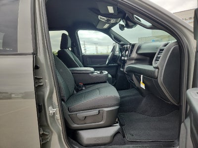 2027 RAM 2500 RAM 2500 TRADESMAN CREW CAB 4X4 6'4' BOX