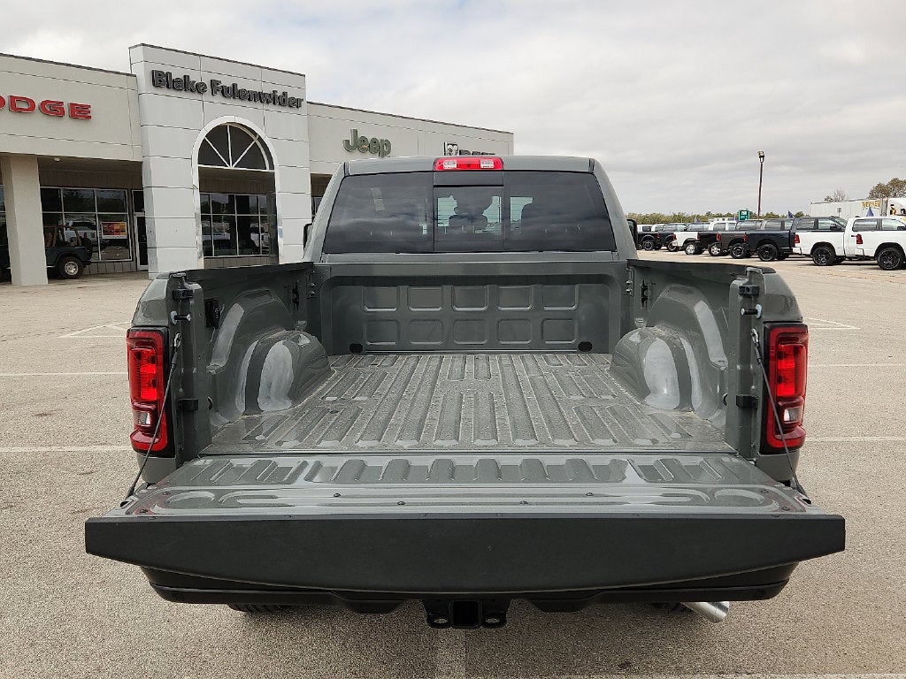 2027 RAM 2500 RAM 2500 TRADESMAN CREW CAB 4X4 6'4' BOX