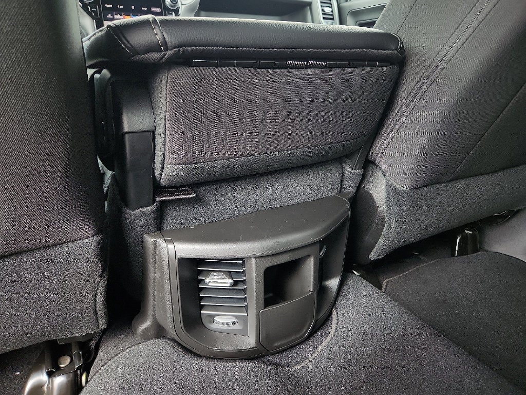 2027 RAM 2500 RAM 2500 TRADESMAN CREW CAB 4X4 6'4' BOX