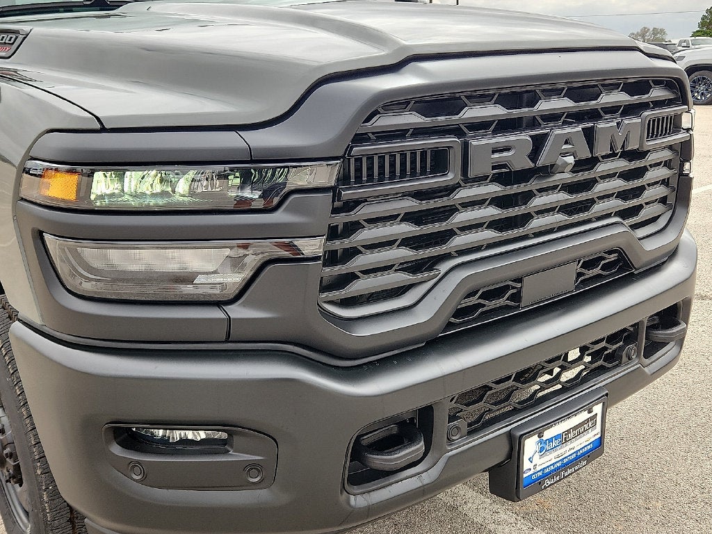 2027 RAM 2500 RAM 2500 TRADESMAN CREW CAB 4X4 6'4' BOX
