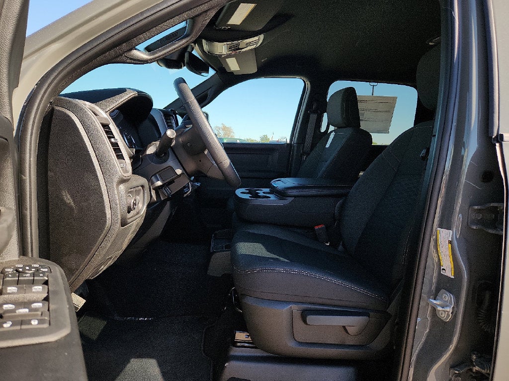 2027 RAM Ram 2500 RAM 2500 BLACK EXPRESS CREW CAB 4X4 6'4' BOX
