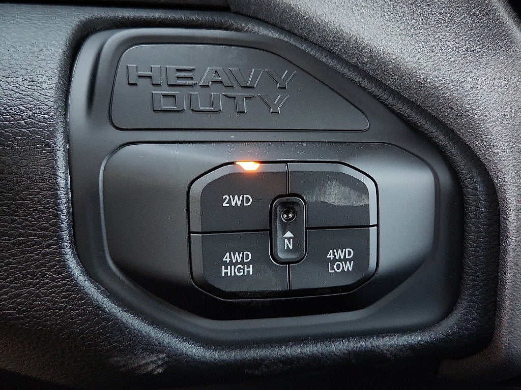 2027 RAM Ram 2500 RAM 2500 BLACK EXPRESS CREW CAB 4X4 6'4' BOX