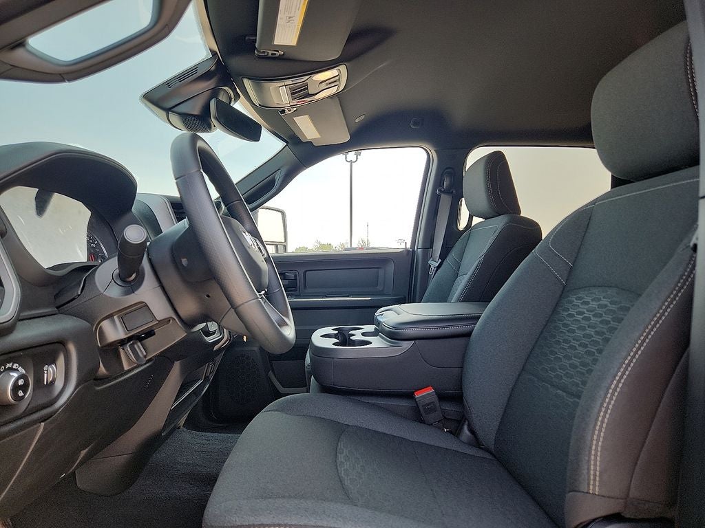 2026 RAM 2500 RAM 2500 BLACK EXPRESS CREW CAB 4X4 6'4' BOX