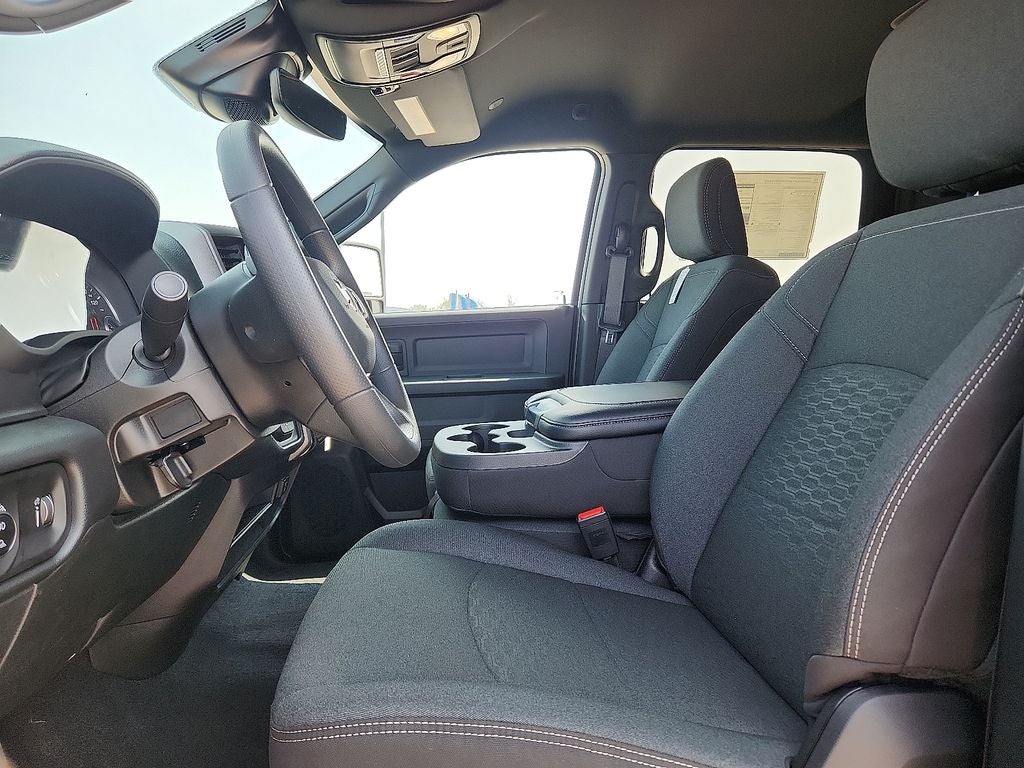 2026 RAM 2500 RAM 2500 BLACK EXPRESS CREW CAB 4X4 6'4' BOX