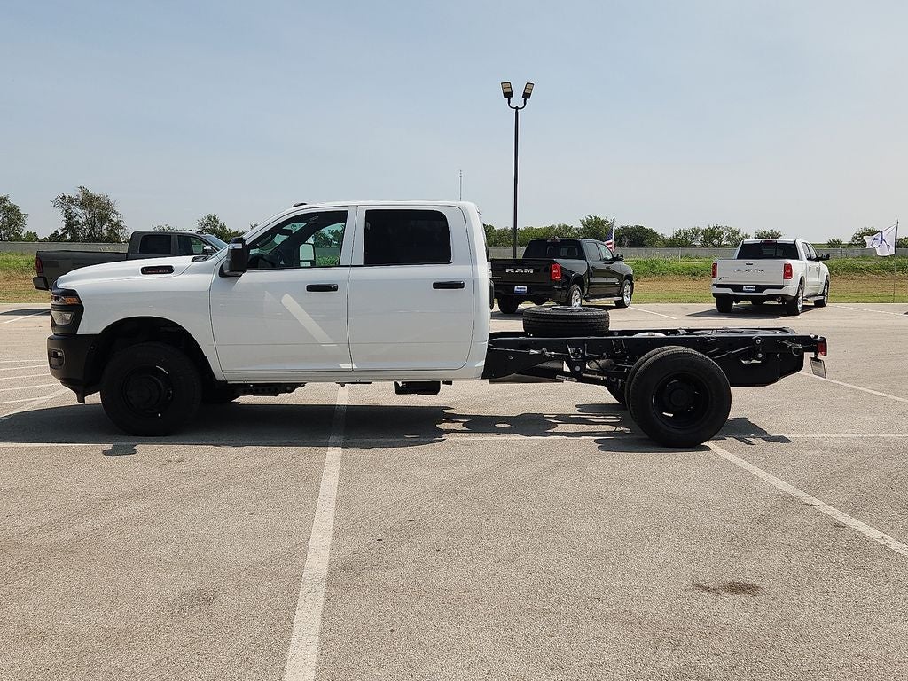 2026 RAM 3500 Chassis RAM 3500 TRADESMAN CREW CAB CHASSIS 4X4 60' CA