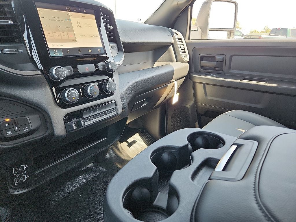 2026 RAM Ram 3500 Chassis Cab RAM 3500 TRADESMAN CREW CAB CHASSIS 4X4 60' CA