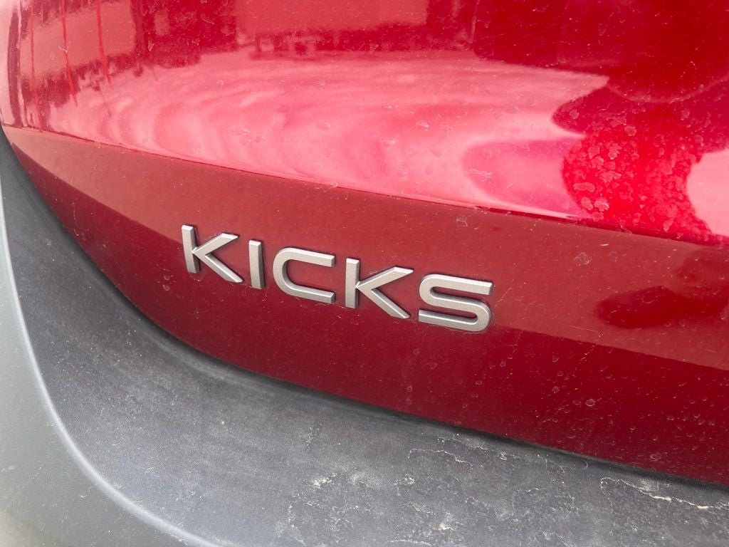 2025 Nissan Kicks SR
