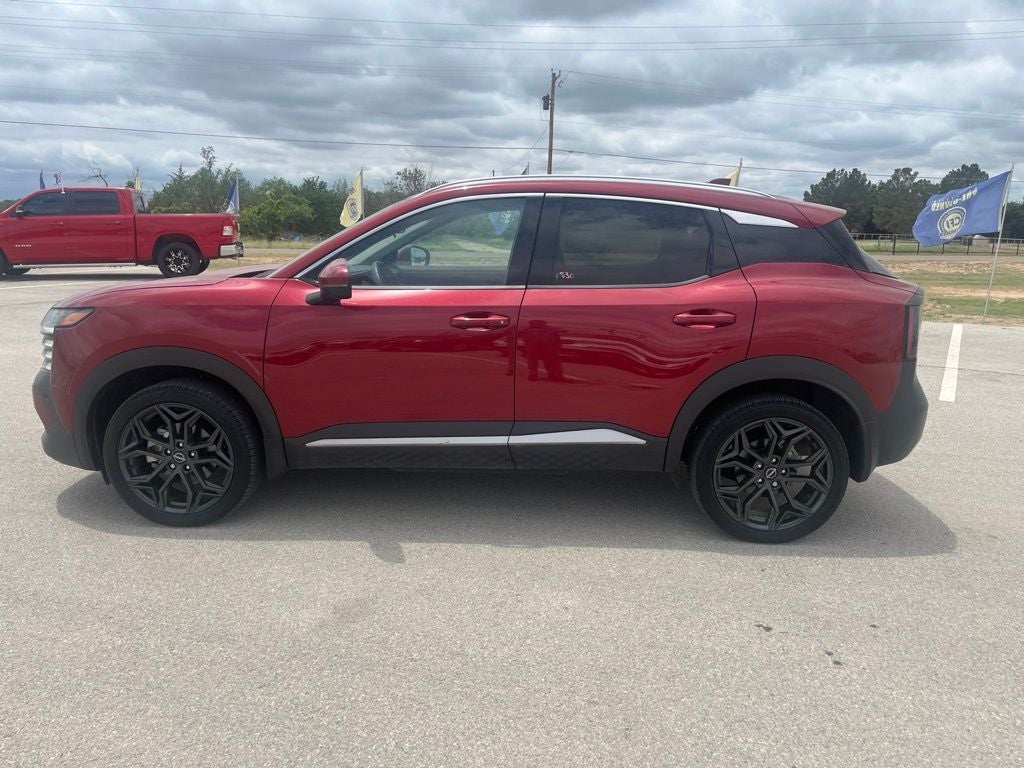 2025 Nissan Kicks SR