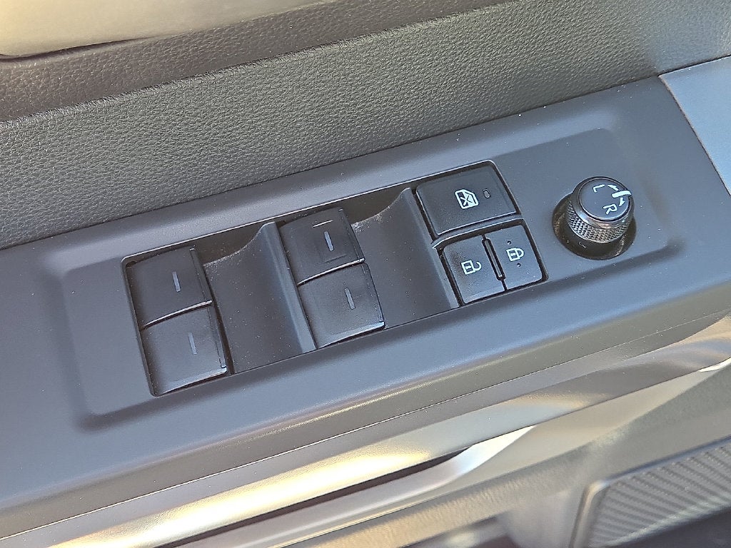 2025 Toyota Tundra 4WD SR5