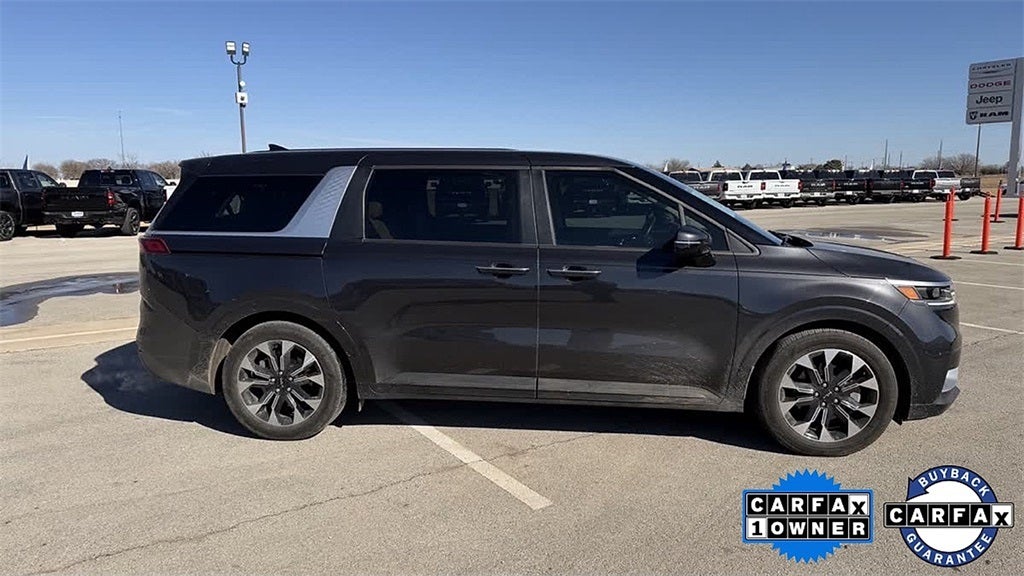 2024 Kia Carnival EX