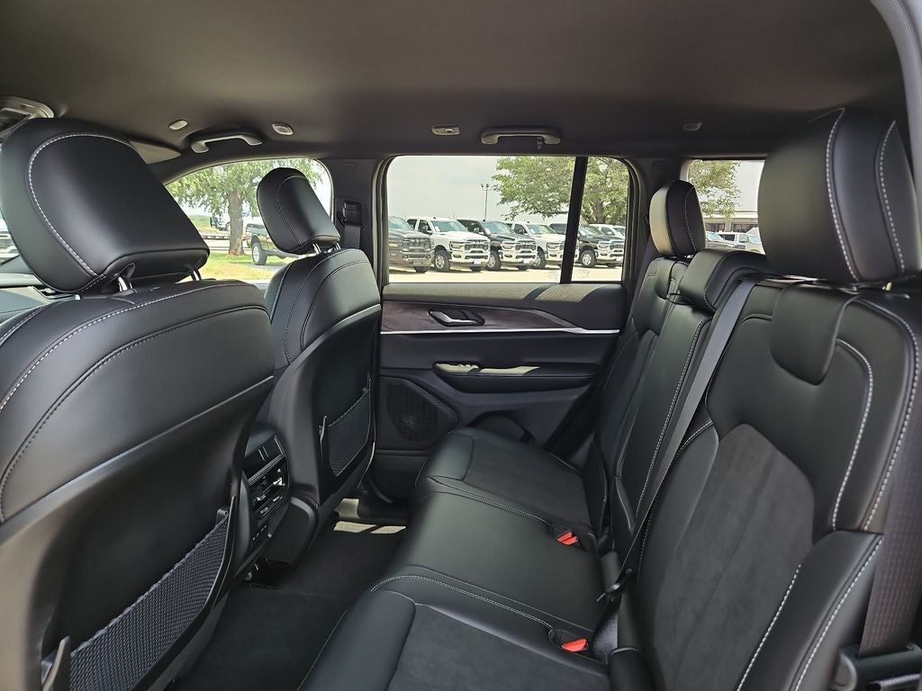 2026 Jeep Grand Cherokee GRAND CHEROKEE LAREDO ALTITUDE 4X2