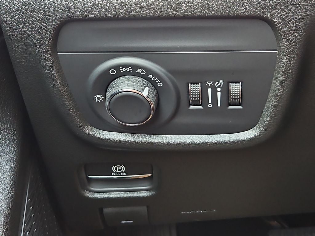 2026 Jeep Grand Cherokee GRAND CHEROKEE LAREDO ALTITUDE 4X2
