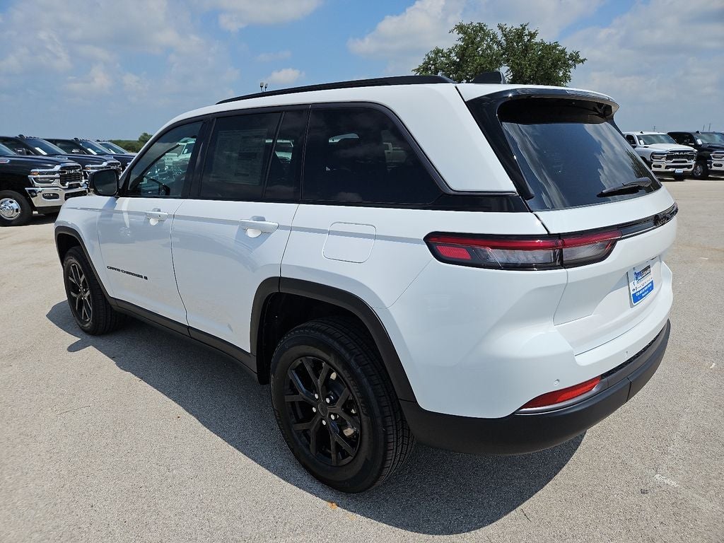 2026 Jeep Grand Cherokee GRAND CHEROKEE LAREDO ALTITUDE 4X2