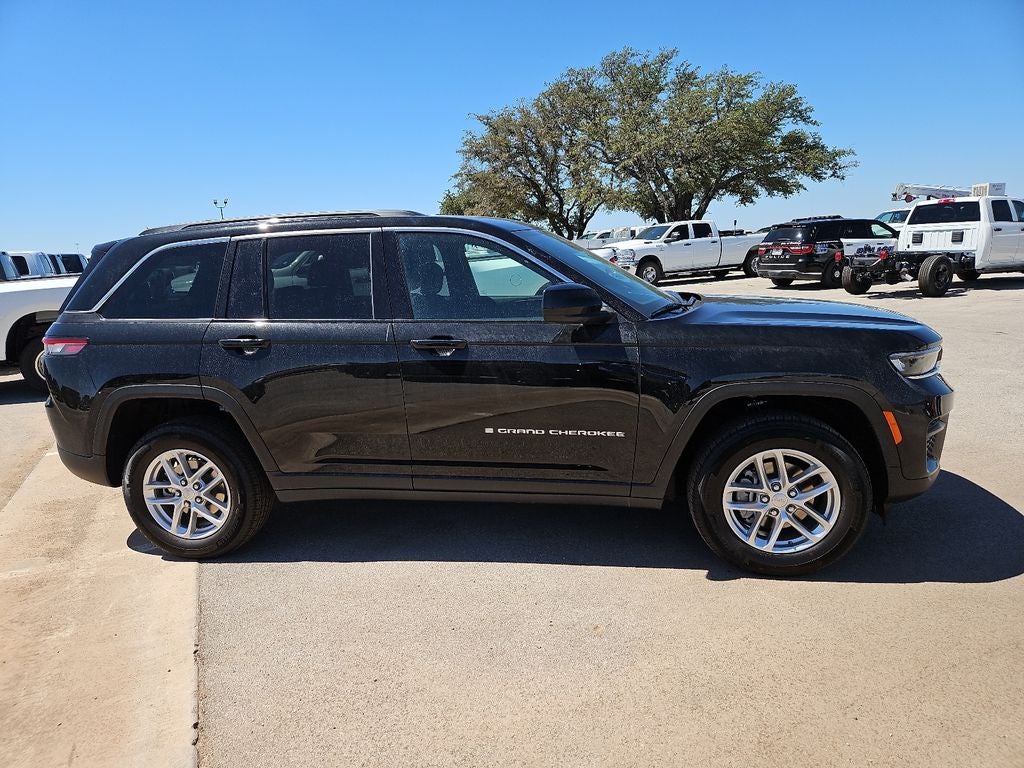 2026 Jeep Grand Cherokee GRAND CHEROKEE LAREDO 4X4