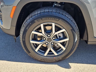 2027 Jeep Grand Cherokee GRAND CHEROKEE LAREDO X 4X4
