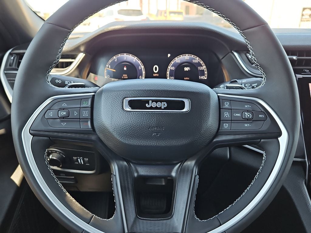 2027 Jeep Grand Cherokee GRAND CHEROKEE LAREDO X 4X4