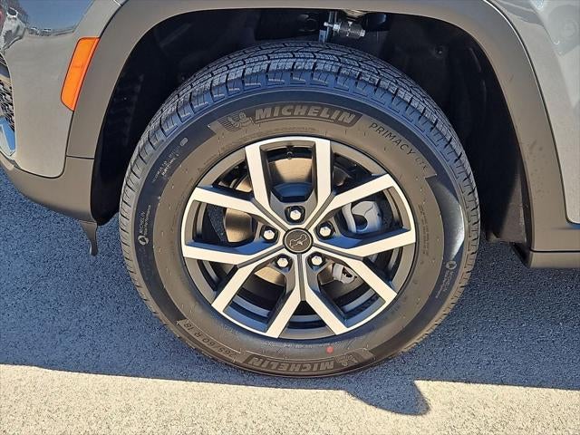 2027 Jeep Grand Cherokee Laredo X