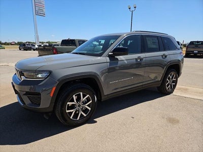 2027 Jeep Grand Cherokee Laredo X