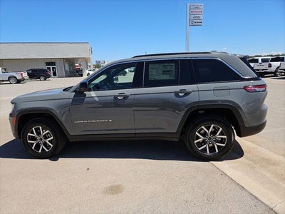 2027 Jeep Grand Cherokee Laredo X