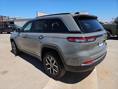 2027 Jeep Grand Cherokee Laredo X