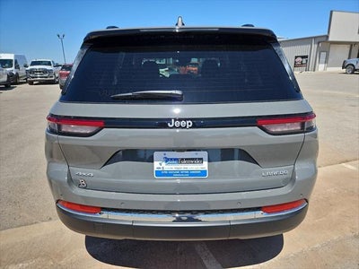 2027 Jeep Grand Cherokee Laredo X