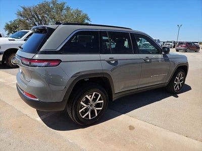 2027 Jeep Grand Cherokee Laredo X
