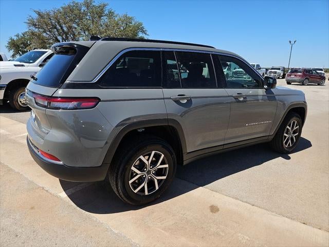 2027 Jeep Grand Cherokee Laredo X