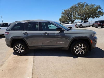 2027 Jeep Grand Cherokee Laredo X