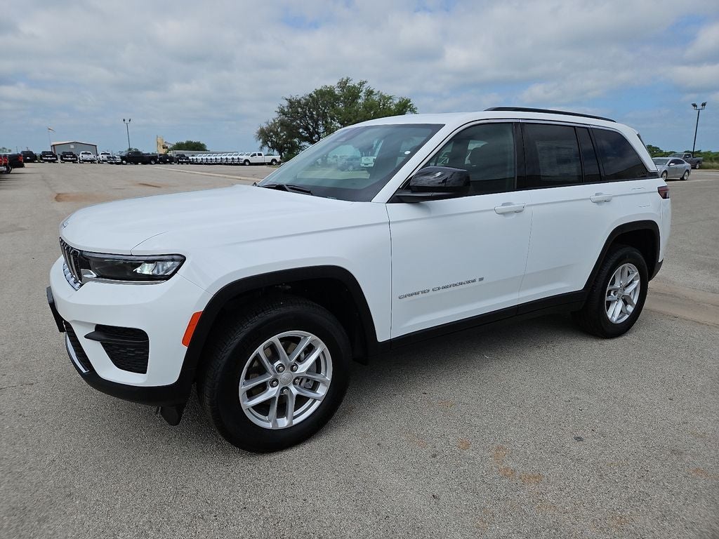 2026 Jeep Grand Cherokee GRAND CHEROKEE LAREDO X 4X4
