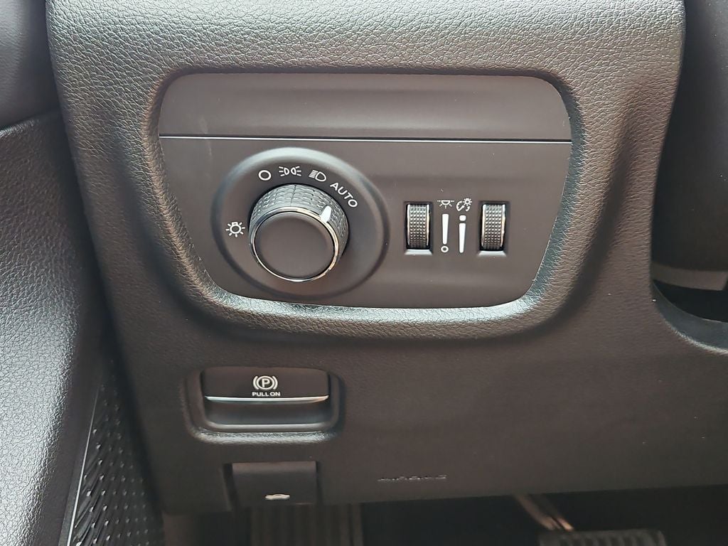 2026 Jeep Grand Cherokee GRAND CHEROKEE LAREDO X 4X4