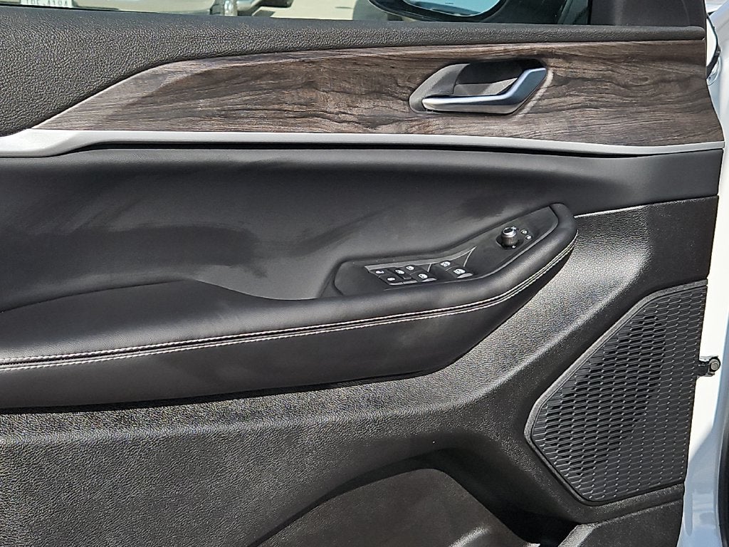 2027 Jeep Grand Cherokee GRAND CHEROKEE LAREDO ALTITUDE 4X4