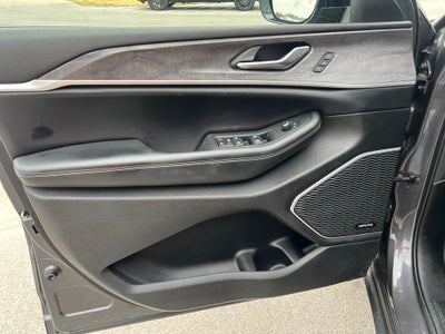 2023 Jeep Grand Cherokee L Limited 4x2