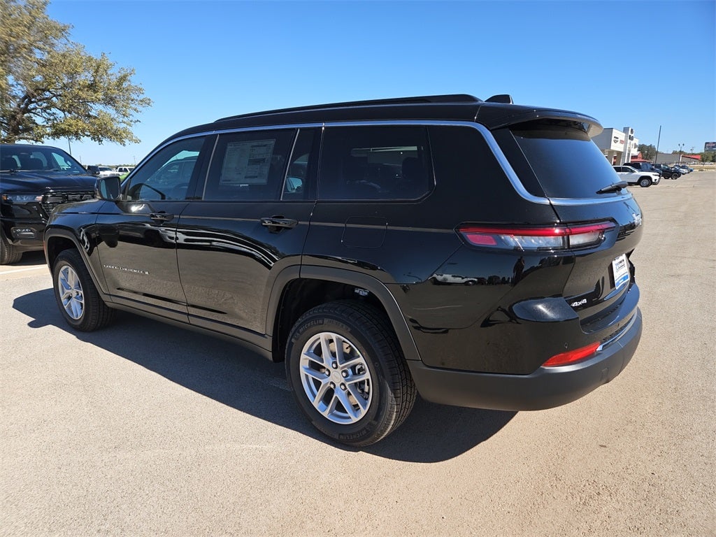 2025 Jeep Grand Cherokee GRAND CHEROKEE L LAREDO X 4X4