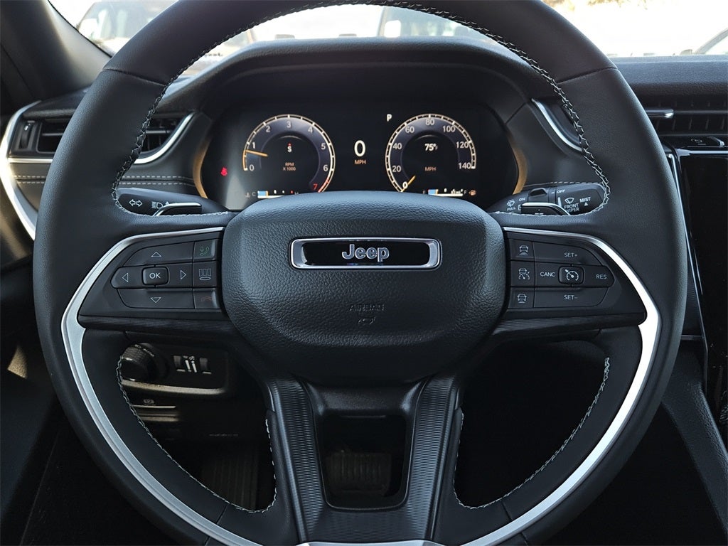 2025 Jeep Grand Cherokee GRAND CHEROKEE L LAREDO X 4X4