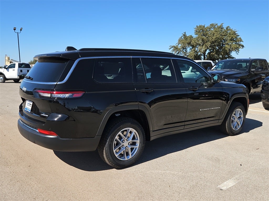 2025 Jeep Grand Cherokee GRAND CHEROKEE L LAREDO X 4X4