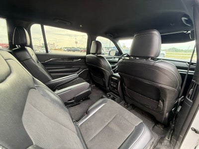2022 Jeep Grand Cherokee L Altitude 4x4