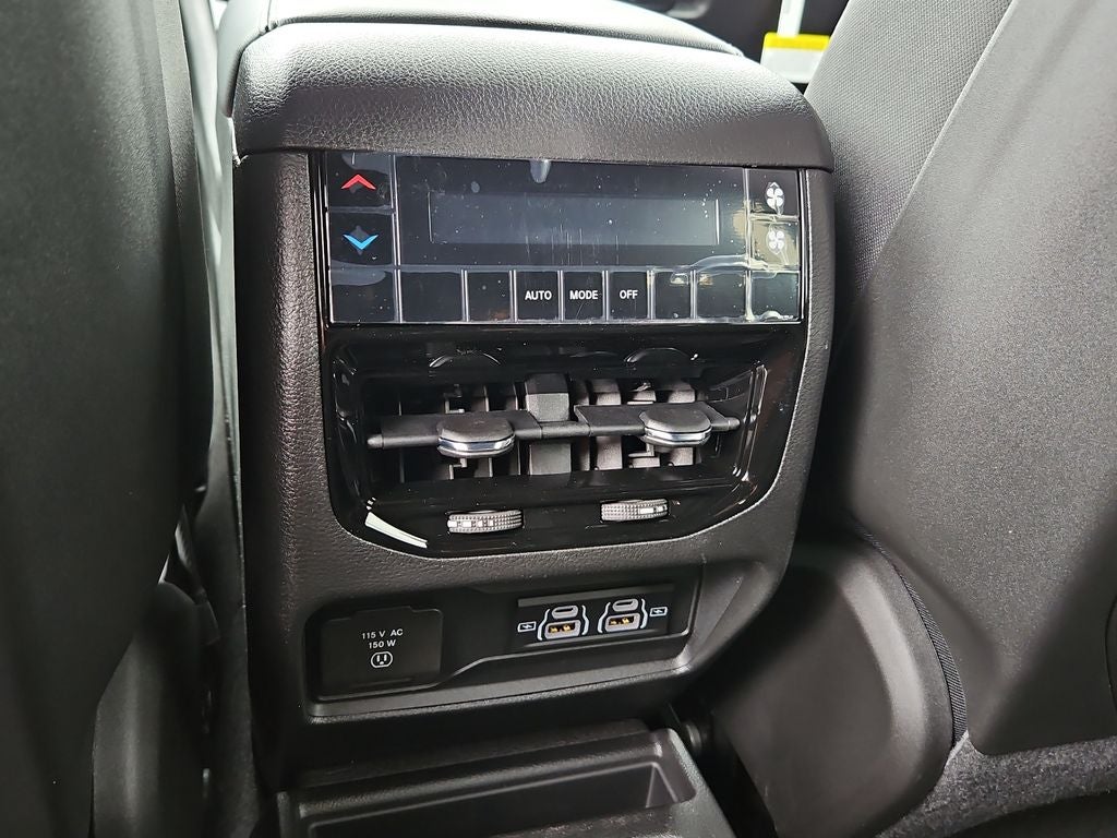 2026 Jeep Grand Cherokee GRAND CHEROKEE L LAREDO X 4X4