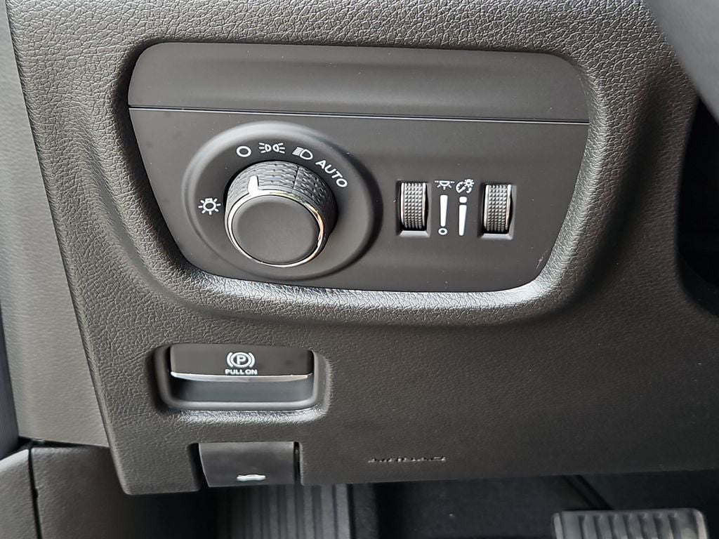 2026 Jeep Grand Cherokee GRAND CHEROKEE L LAREDO X 4X4